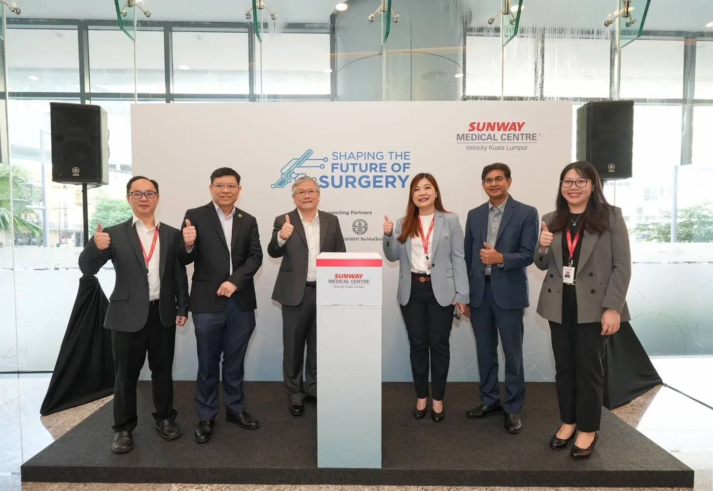 (From left to right) Dr Wee Tong Ming, Medical Director of Sunway Medical Centre Velocity; Dr Khoo Chow Huat, Managing Director, Hospital and Healthcare Operations of Sunway Health Group; Dato’ Lau Beng Long, President of Sunway Healthcare Group; Ms Susan Cheow, Chief Executive Officer (CEO) of Sunway Medical Centre Velocity; Dato’ Dr Selvalingam Sothalingam, Consultant Urologist; Ms Tee Siew Ching, Chief Operating Officer of Sunway Medical Centre Velocity.